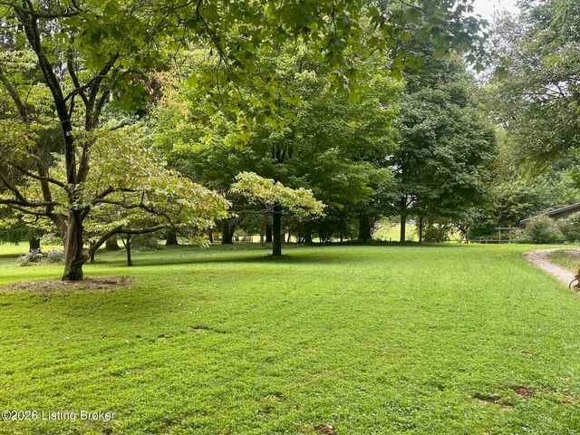 3900 Altawood Ct, Louisville, KY 40245