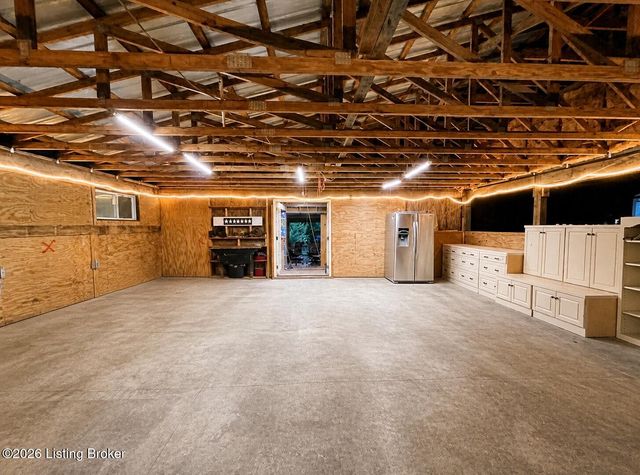 3900 Altawood Ct, Louisville, KY 40245