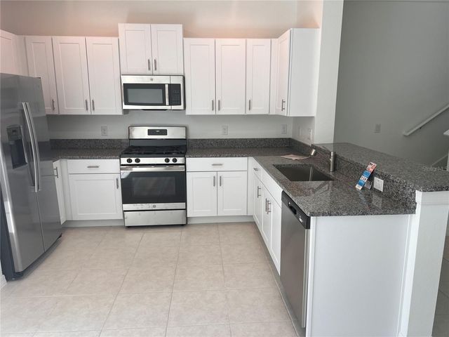 8333 CRESCENT OAKS DR, New Port Richey, FL 34655