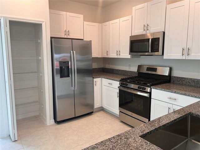 8333 CRESCENT OAKS DR, New Port Richey, FL 34655
