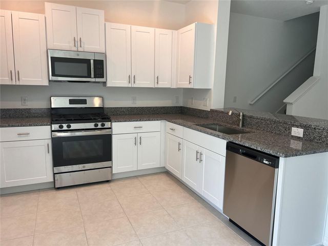 8333 CRESCENT OAKS DR, New Port Richey, FL 34655
