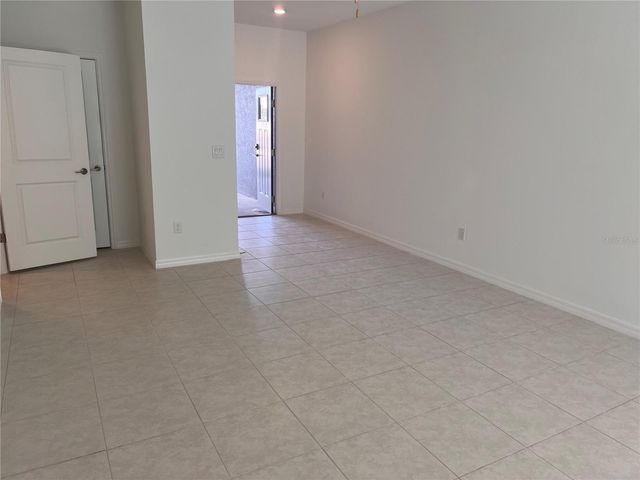 8333 CRESCENT OAKS DR, New Port Richey, FL 34655