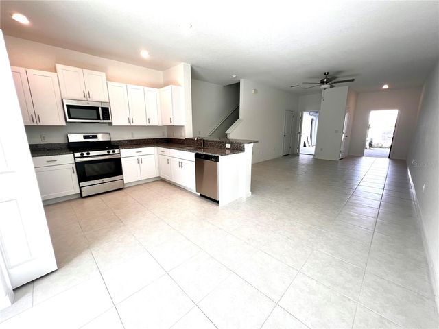 8333 CRESCENT OAKS DR, New Port Richey, FL 34655