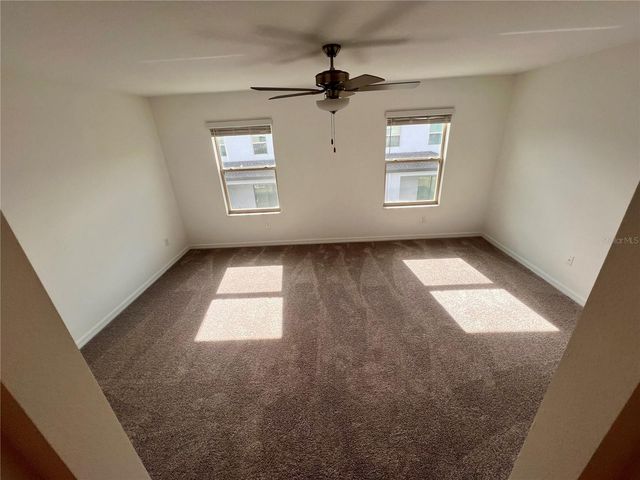 8333 CRESCENT OAKS DR, New Port Richey, FL 34655