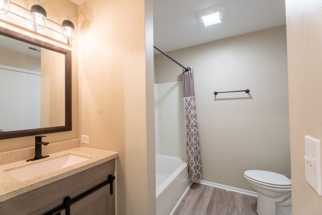 774 Terrace Court T, Elgin, IL 60120