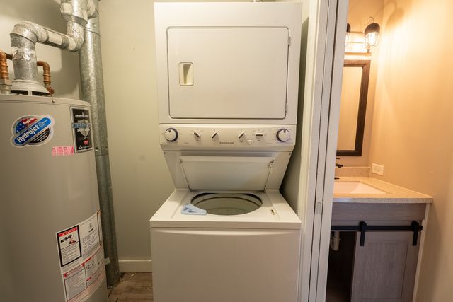 774 Terrace Court T, Elgin, IL 60120