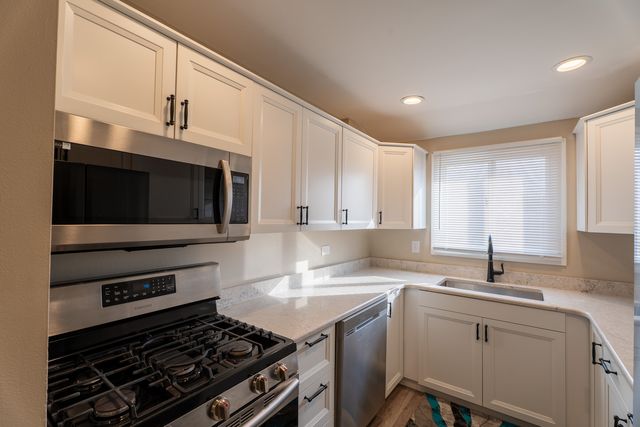 774 Terrace Court T, Elgin, IL 60120