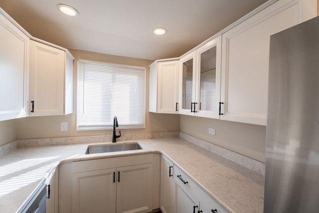 774 Terrace Court T, Elgin, IL 60120