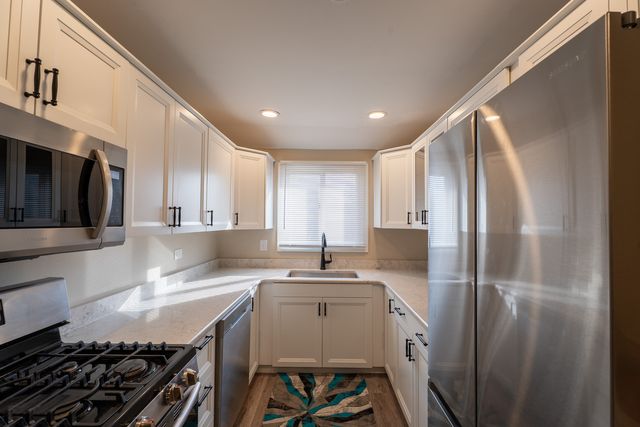 774 Terrace Court T, Elgin, IL 60120