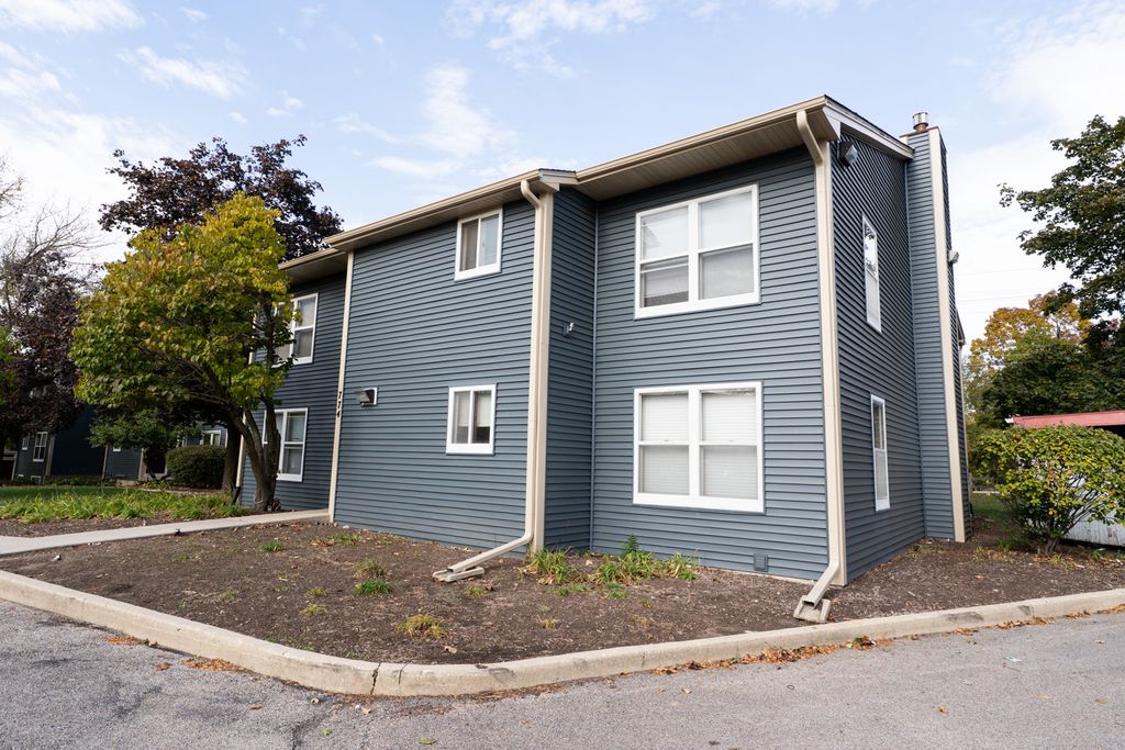 774 Terrace Court T, Elgin, IL 60120