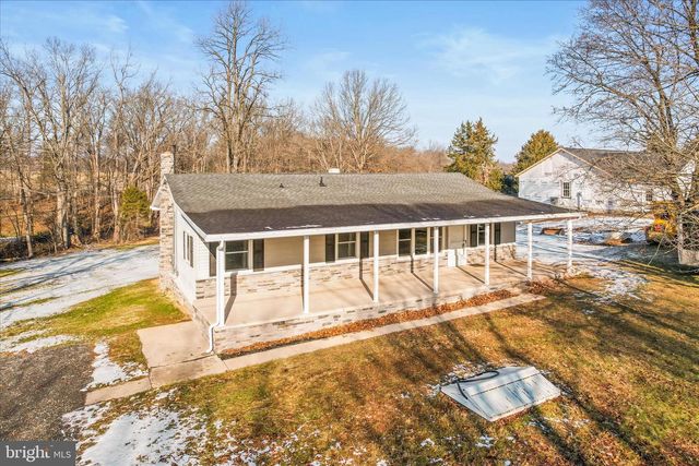 5399 CANAL RD, East Berlin, PA 17316