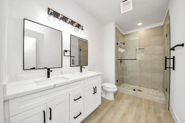 1316 W Willis Street, Alvin, TX 77511