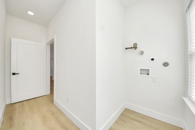 1316 W Willis Street, Alvin, TX 77511