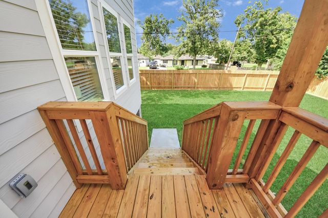 1316 W Willis Street, Alvin, TX 77511