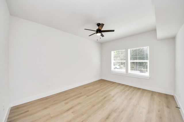 1316 W Willis Street, Alvin, TX 77511