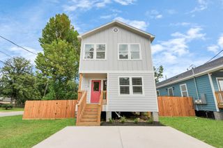 1316 W Willis Street, Alvin, TX 77511