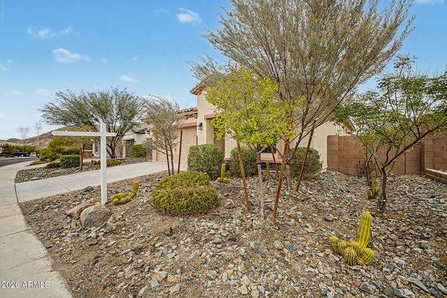 8833 S 167th Lane, Goodyear, AZ 85338