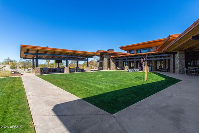 8833 S 167th Lane, Goodyear, AZ 85338