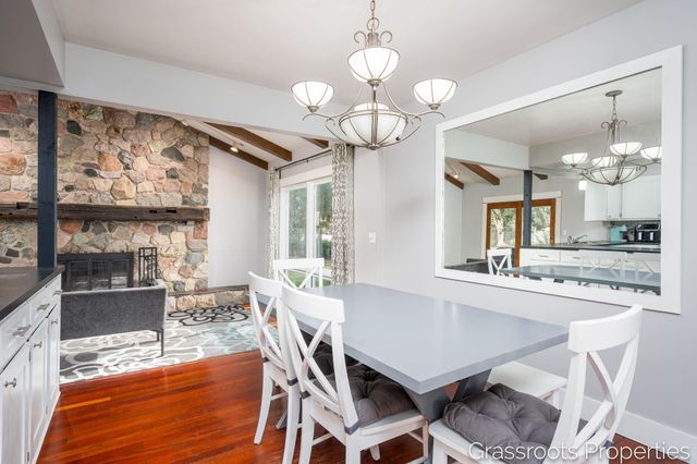 7700 Ridgewood Drive, Jenison, MI 49428