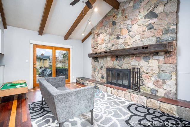 7700 Ridgewood Drive, Jenison, MI 49428