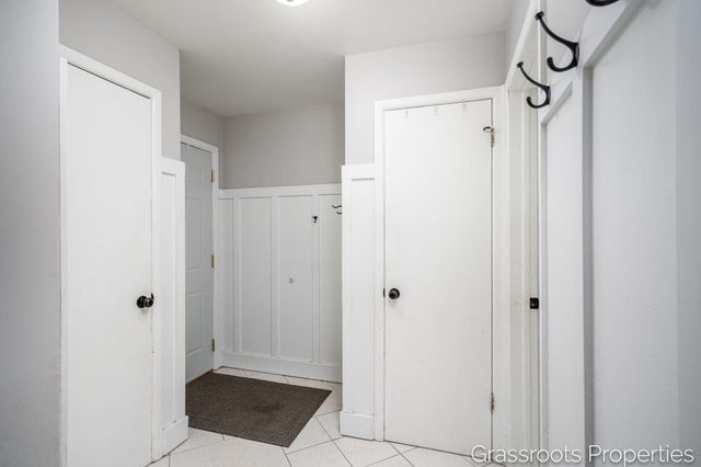 7700 Ridgewood Drive, Jenison, MI 49428