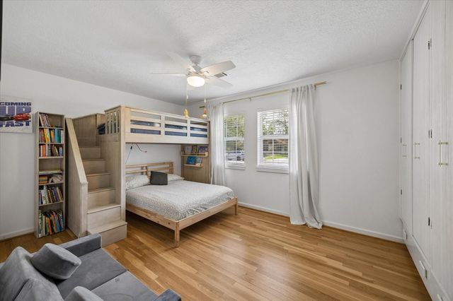 1232 Chantilly Lane, Houston, TX 77018