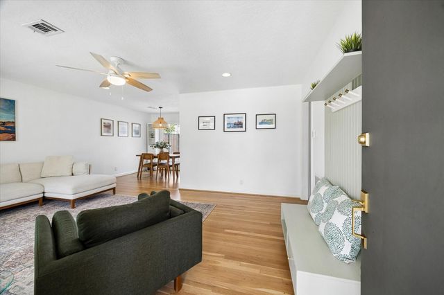 1232 Chantilly Lane, Houston, TX 77018