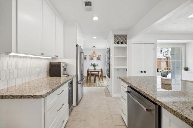 1232 Chantilly Lane, Houston, TX 77018
