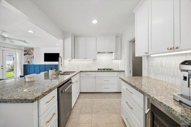 1232 Chantilly Lane, Houston, TX 77018