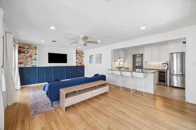 1232 Chantilly Lane, Houston, TX 77018