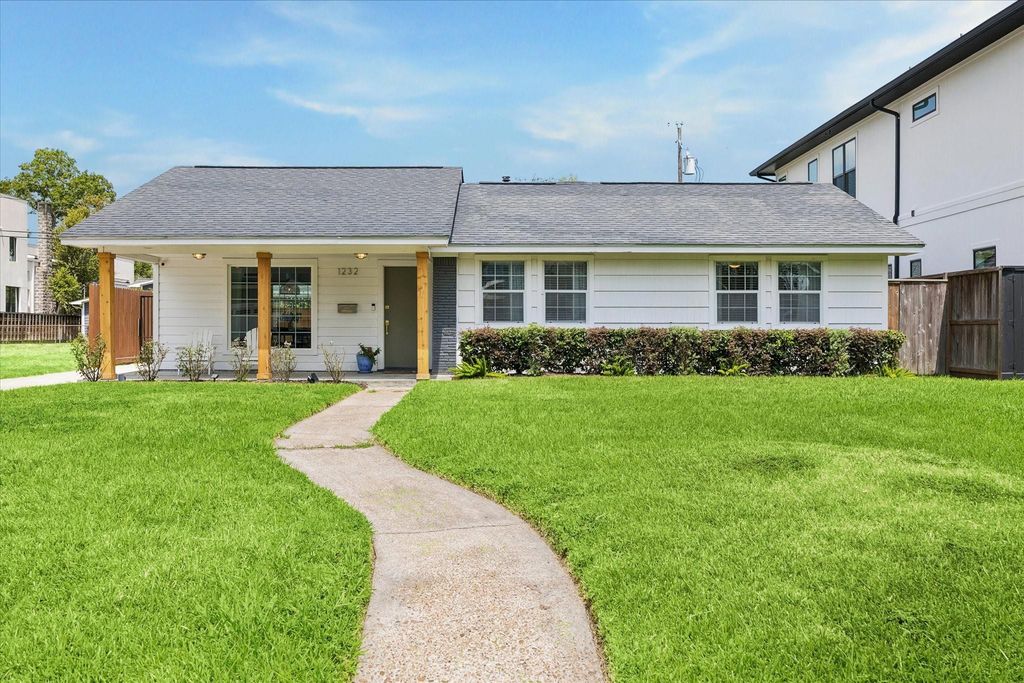 1232 Chantilly Lane, Houston, TX 77018