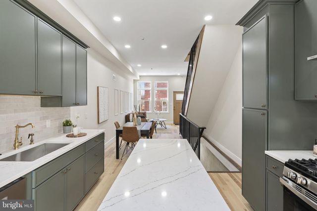 413 MERCY ST, Philadelphia, PA 19148