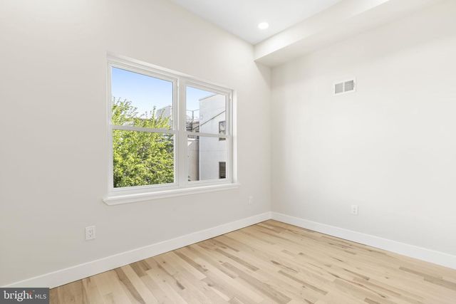 413 MERCY ST, Philadelphia, PA 19148