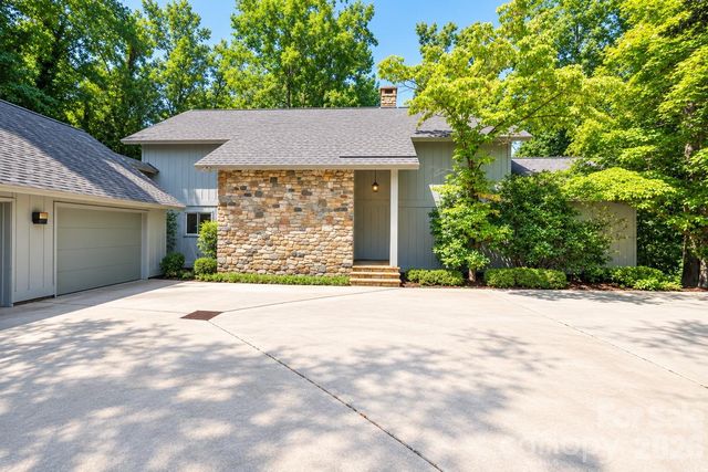 955 19th Avenue NW, Hickory, NC 28601