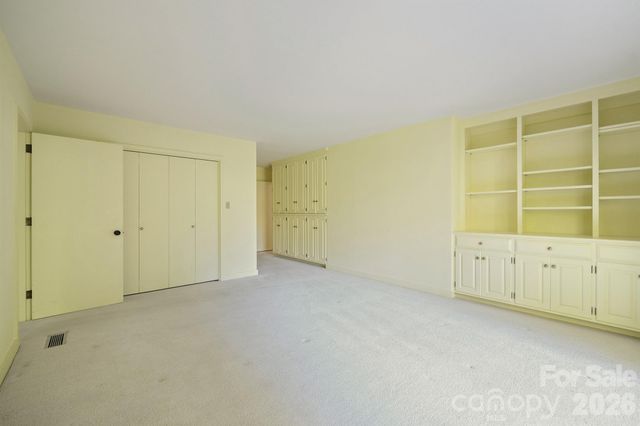 955 19th Avenue NW, Hickory, NC 28601