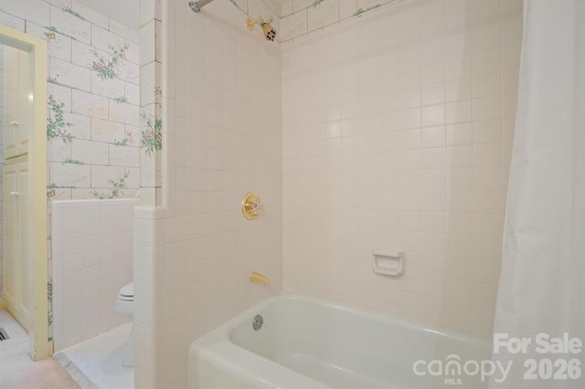 955 19th Avenue NW, Hickory, NC 28601