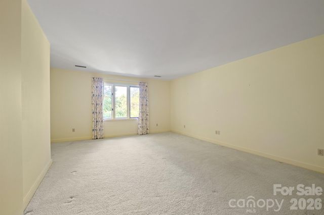 955 19th Avenue NW, Hickory, NC 28601