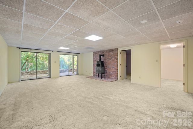 955 19th Avenue NW, Hickory, NC 28601