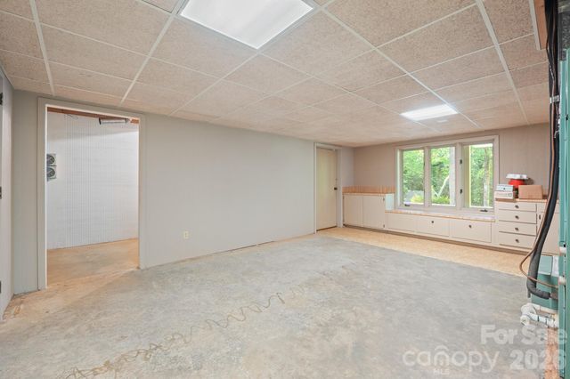 955 19th Avenue NW, Hickory, NC 28601