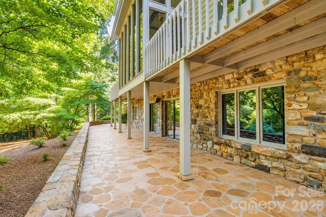 955 19th Avenue NW, Hickory, NC 28601