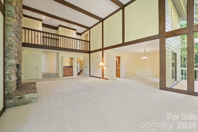 955 19th Avenue NW, Hickory, NC 28601