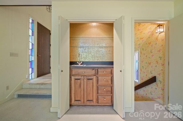 955 19th Avenue NW, Hickory, NC 28601