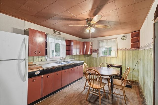 1058 Thompson Run Rd, West Mifflin, PA 15122