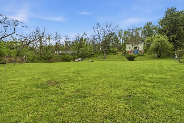 1058 Thompson Run Rd, West Mifflin, PA 15122