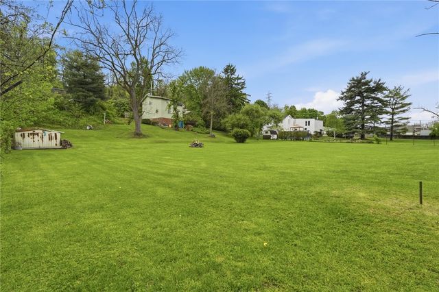 1058 Thompson Run Rd, West Mifflin, PA 15122