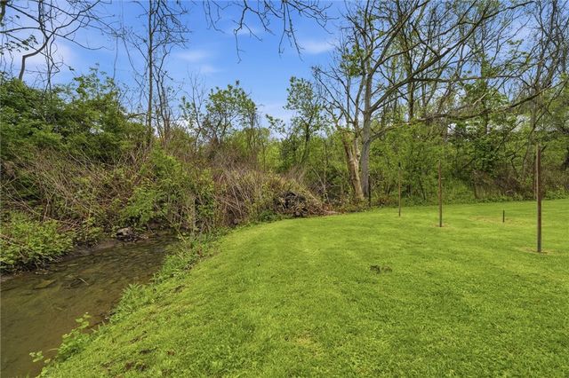 1058 Thompson Run Rd, West Mifflin, PA 15122