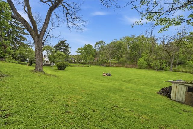 1058 Thompson Run Rd, West Mifflin, PA 15122
