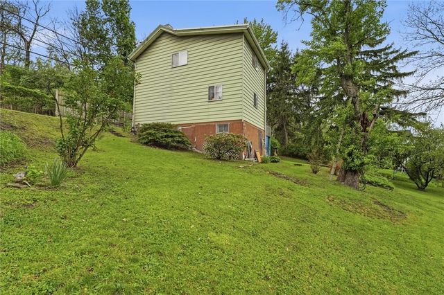1058 Thompson Run Rd, West Mifflin, PA 15122