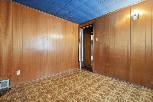 1058 Thompson Run Rd, West Mifflin, PA 15122