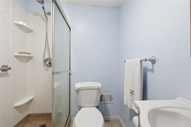 1058 Thompson Run Rd, West Mifflin, PA 15122